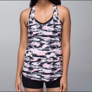 Lululemon Black and Pink Waterbound Singlet Tank Top Size 8